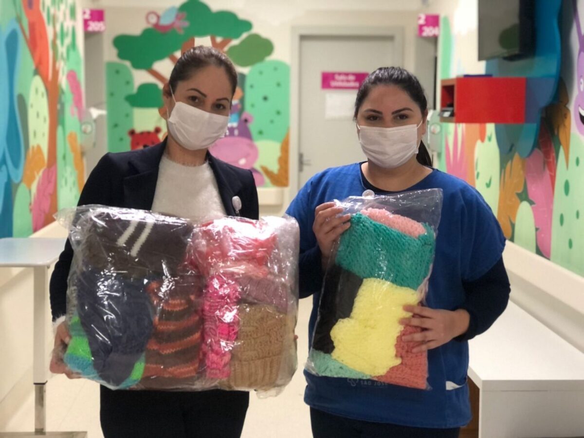 HSJosé recebe doações de gorros de lã para pacientes em tratamento oncológico 1 HSJosé recebe doações de gorros de lã para pacientes em tratamento oncológico