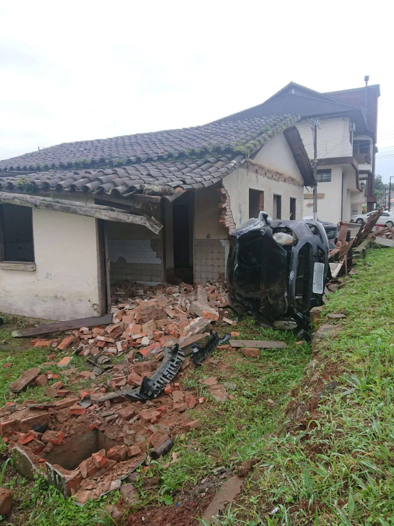 Acidente de trânsito no centro de Nova Veneza