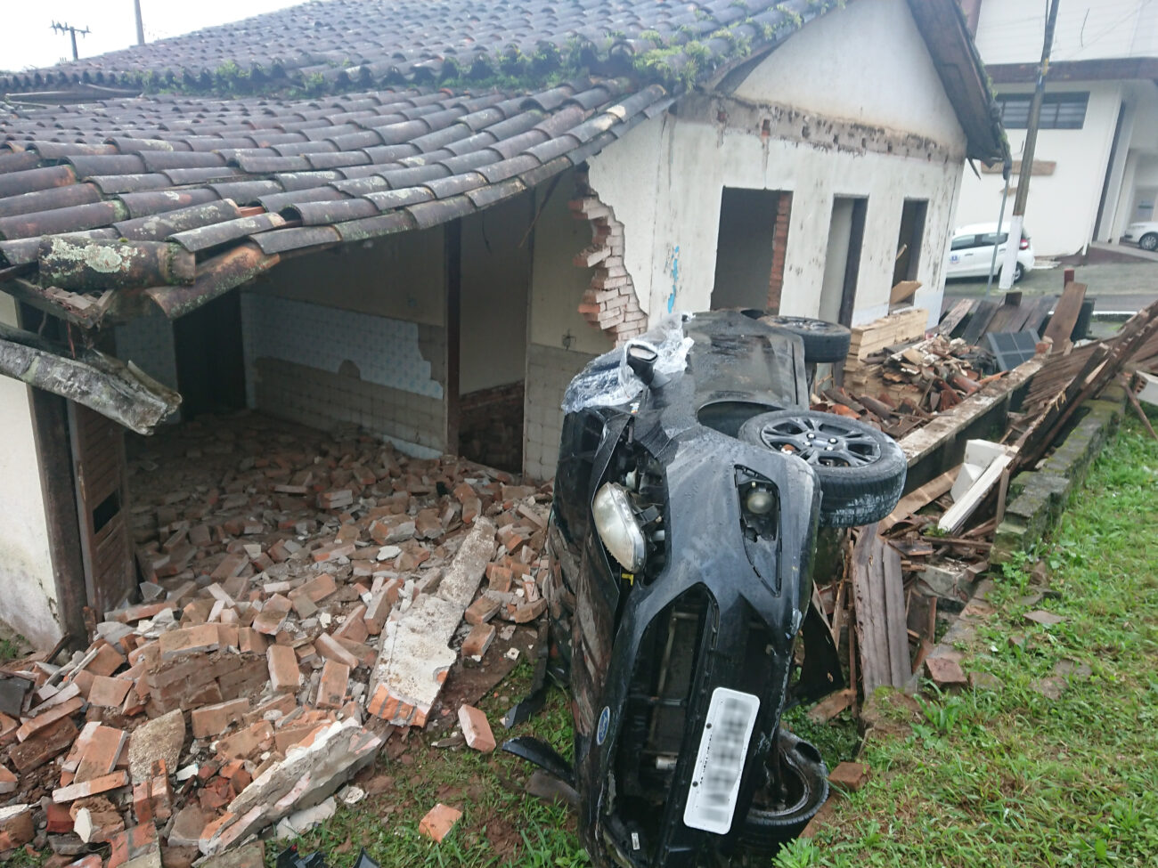 Acidente de trânsito no centro de Nova Veneza