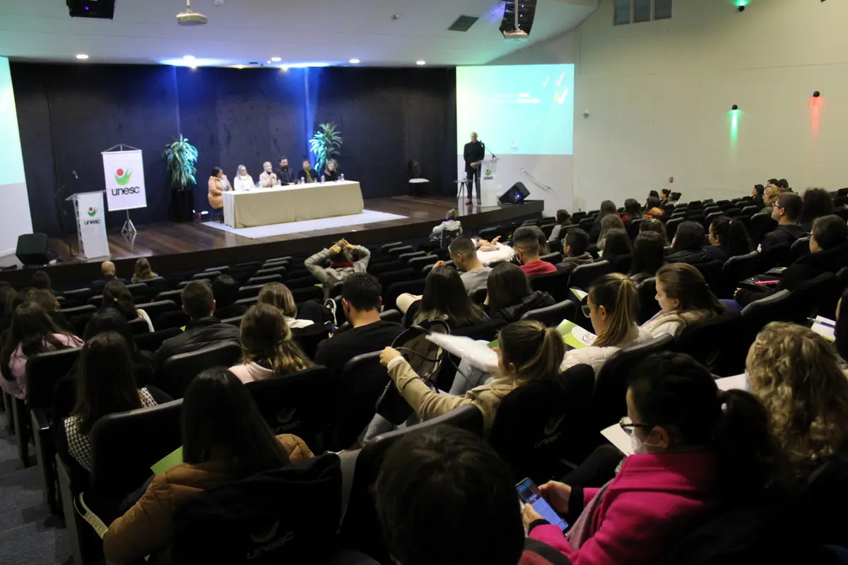 Dor crônica em debate durante simpósio realizado na Unesc