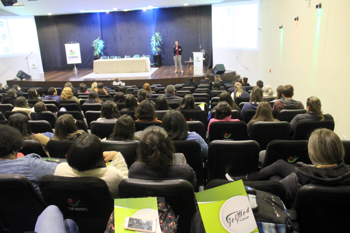 Dor crônica em debate durante simpósio realizado na Unesc 2 Dor crônica em debate durante simpósio realizado na Unesc