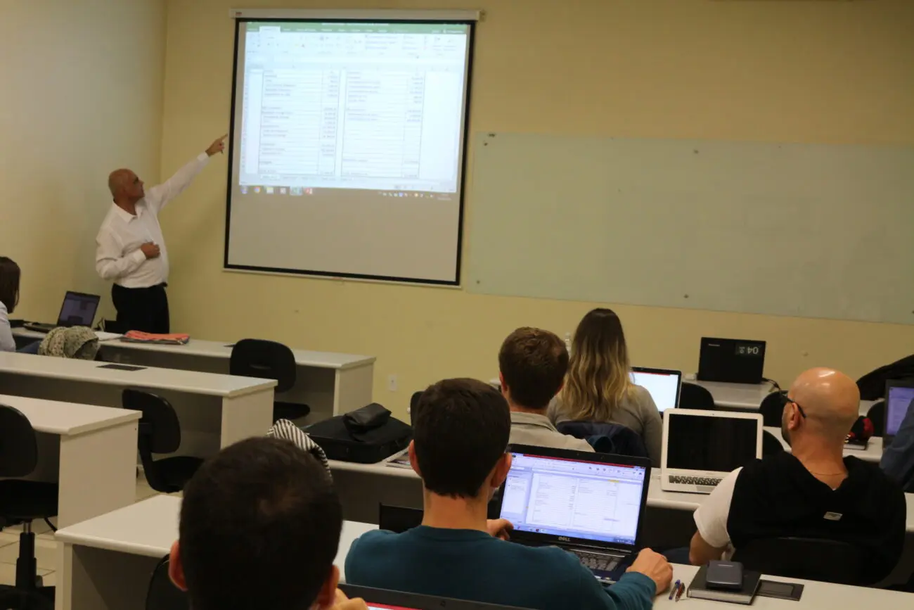 Cursos de pós-graduação da UniSatc estão com matrículas abertas