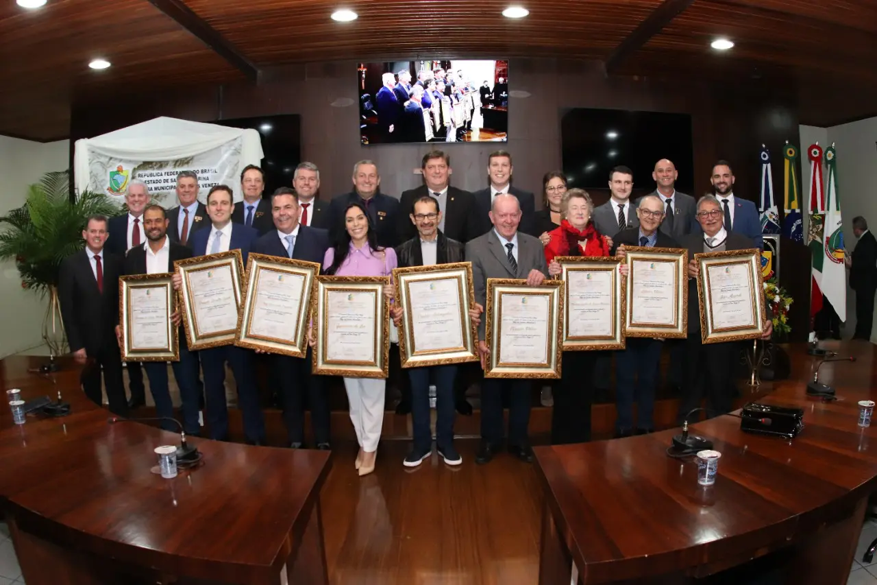 Vereadores homenageiam personalidades importantes para Nova Veneza em Sessão Solene