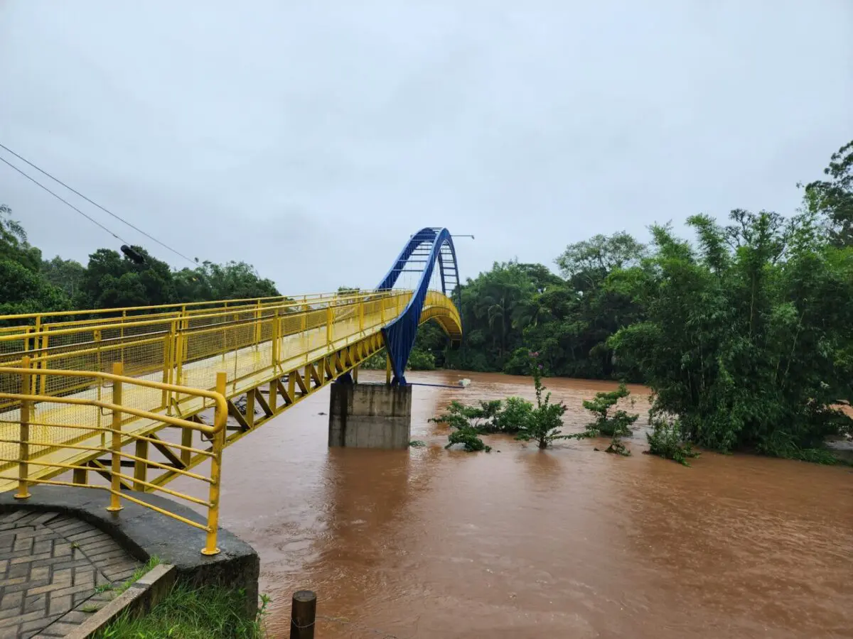 Ciclone provoca chuva intensa e alagamentos em Nova Veneza