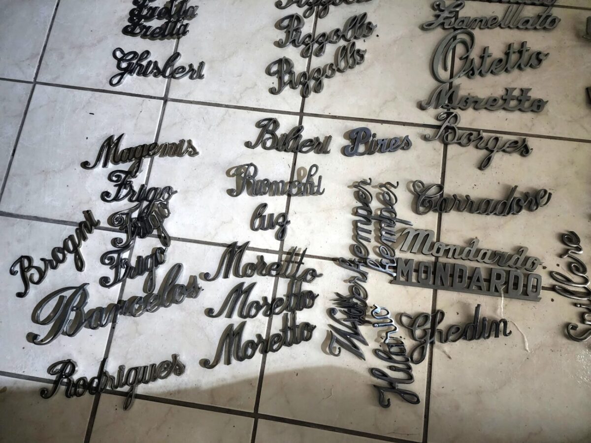 Famílias já podem recuperar na delegacia da Polícia Civil placas furtadas do cemitério 15 Famílias já podem recuperar na delegacia da Polícia Civil placas furtadas do cemitério