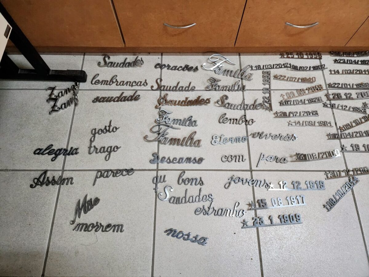 Famílias já podem recuperar na delegacia da Polícia Civil placas furtadas do cemitério 10 Famílias já podem recuperar na delegacia da Polícia Civil placas furtadas do cemitério