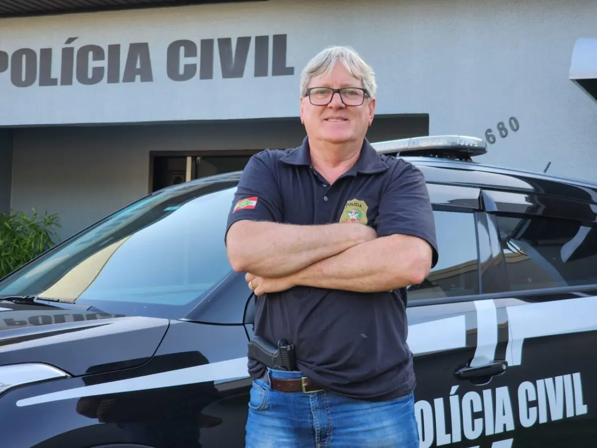 “Carlinhos Delegado” se aposenta após 38 anos como policial civil em Nova Veneza