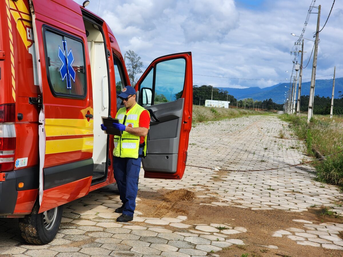 Idoso fica ferido após queda de moto no bairro Bortolotto 2 Idoso fica ferido após queda de moto no bairro Bortolotto