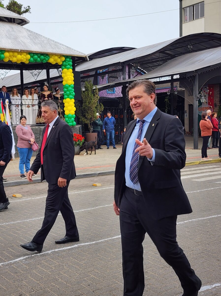 7 de Setembro: confira fotos do desfile cívico-militar em Nova Veneza
