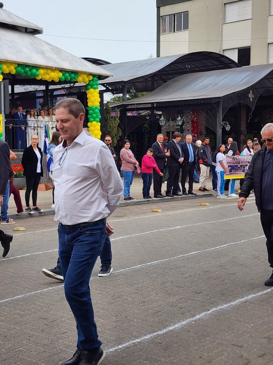 7 de Setembro: confira fotos do desfile cívico-militar em Nova Veneza