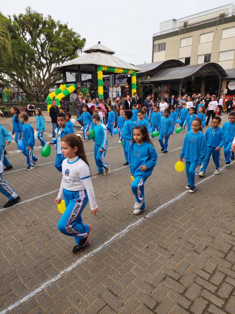 7 de Setembro: confira fotos do desfile cívico-militar em Nova Veneza