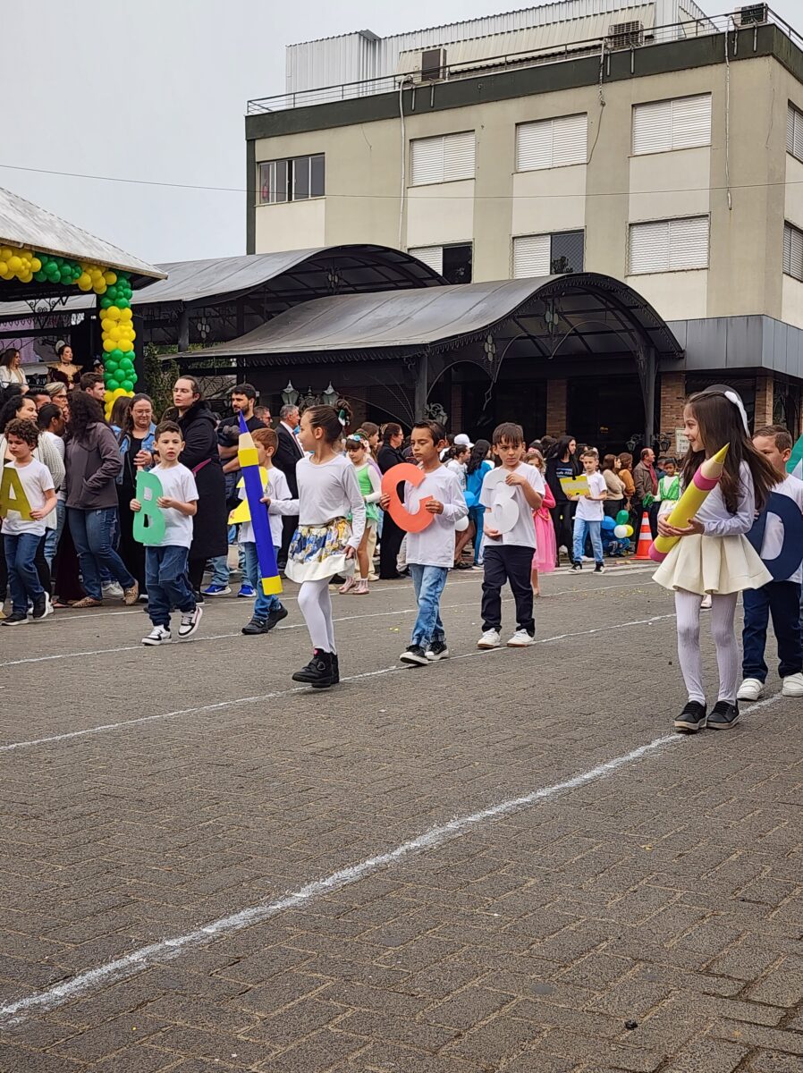 7 de Setembro: confira fotos do desfile cívico-militar em Nova Veneza