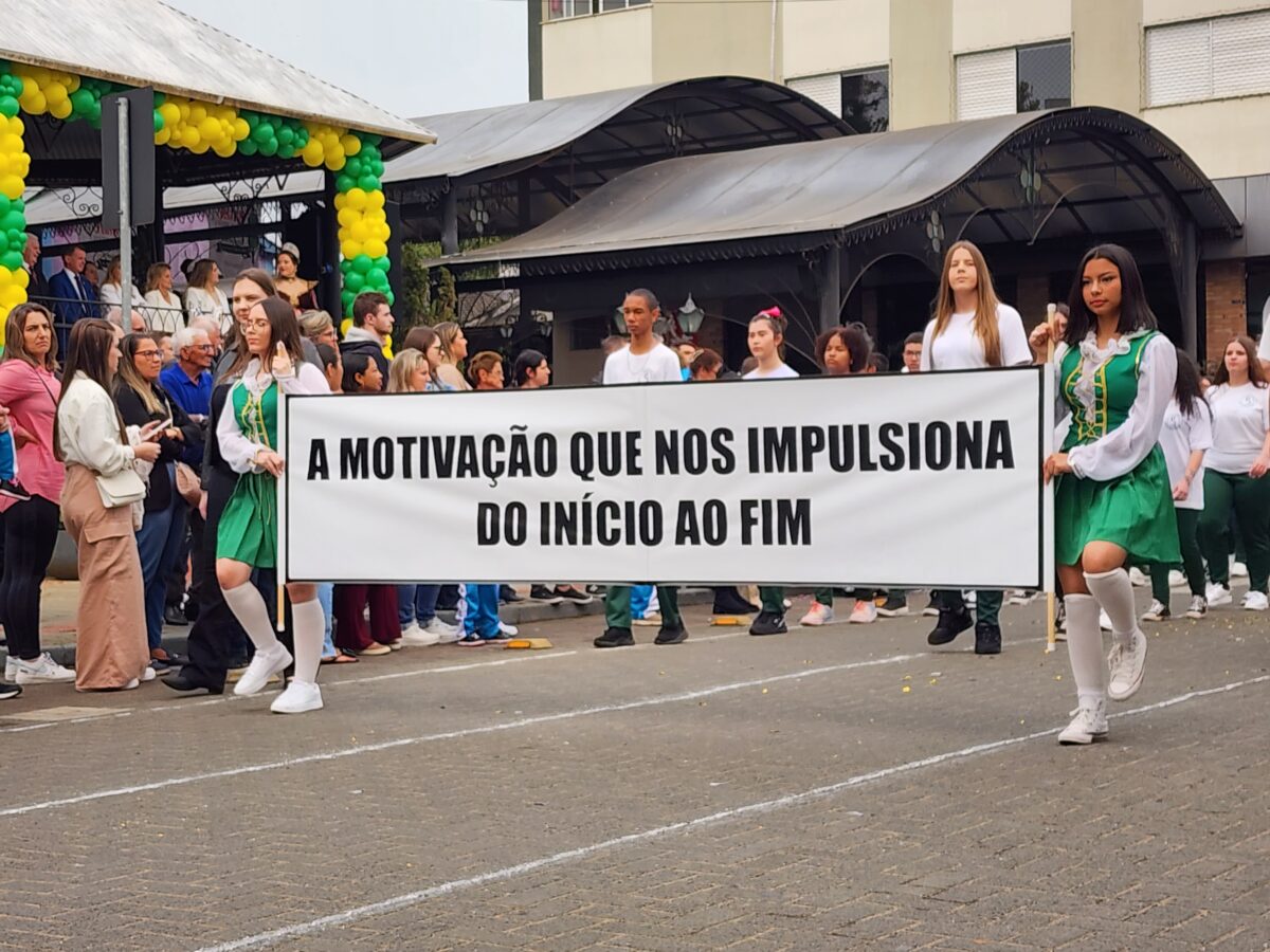 7 de Setembro: confira fotos do desfile cívico-militar em Nova Veneza