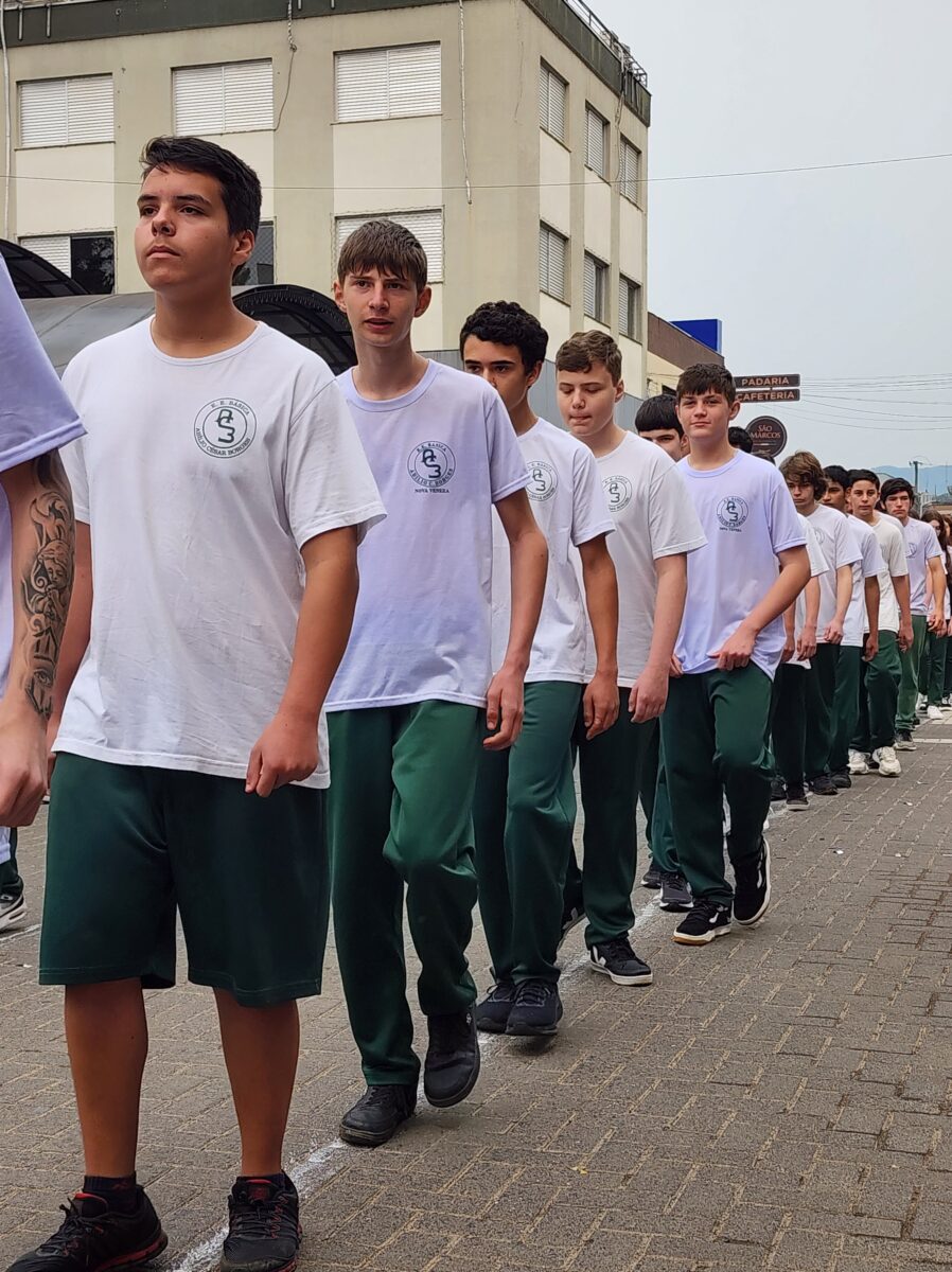 7 de Setembro: confira fotos do desfile cívico-militar em Nova Veneza