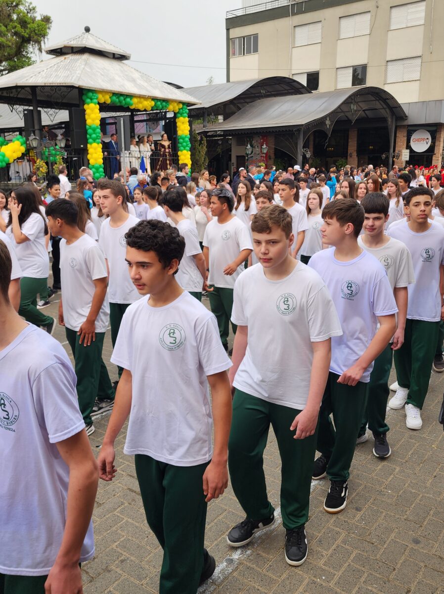 7 de Setembro: confira fotos do desfile cívico-militar em Nova Veneza