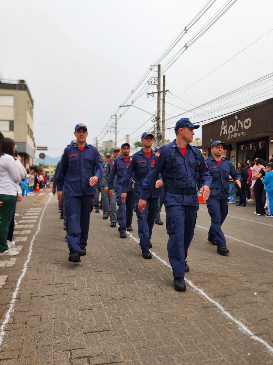 7 de Setembro: confira fotos do desfile cívico-militar em Nova Veneza