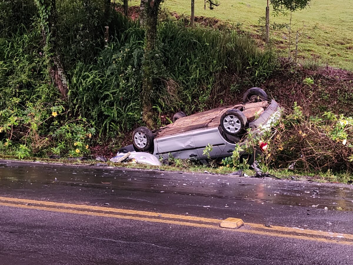 Colisão frontal na rodovia José Spillere deixa três feridos leves 1 Colisão frontal na rodovia José Spillere deixa três feridos leves