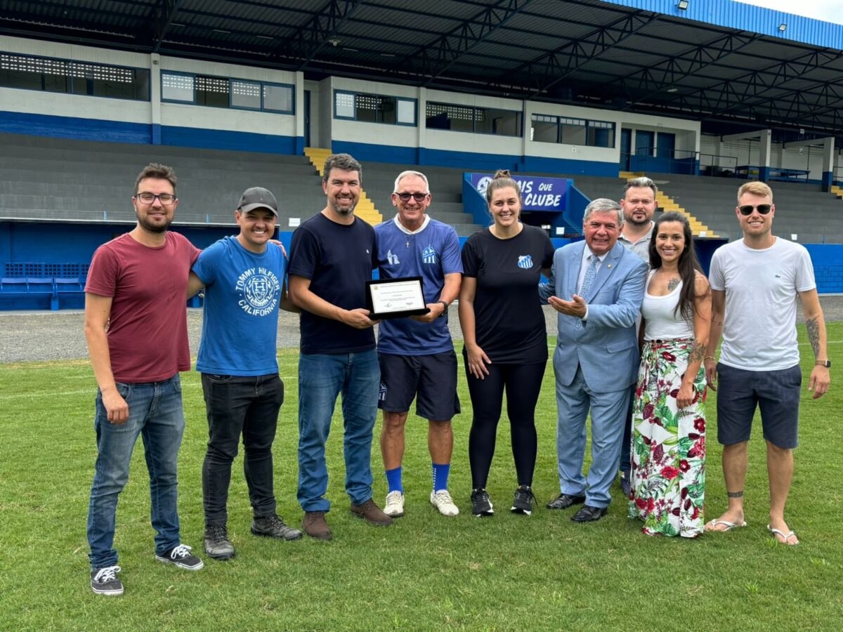 Técnico do Caravaggio, Luís Carlos Cruz recebe honraria da Alesc 2 Técnico do Caravaggio, Luís Carlos Cruz recebe honraria da Alesc