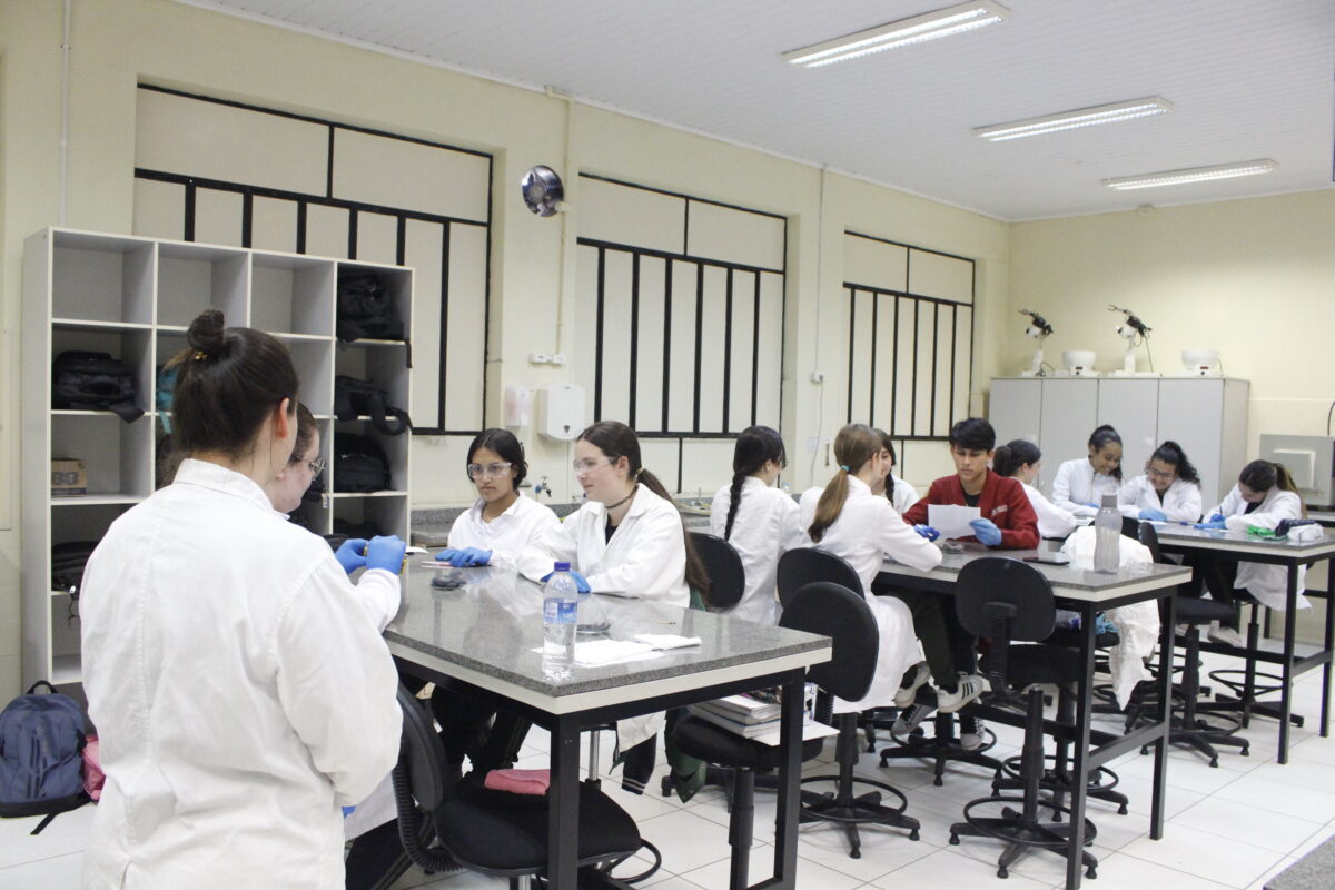 Técnico em Química da Satc abrange todas as ramificações da área em dois anos de estudo 1 Técnico em Química da Satc abrange todas as ramificações da área em dois anos de estudo