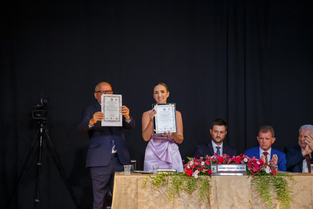 Posse de prefeita, vereadores e eleição da mesa diretora marcam início de gestão em Nova Veneza 3 Posse de prefeita, vereadores e eleição da mesa diretora marcam início de gestão em Nova Veneza
