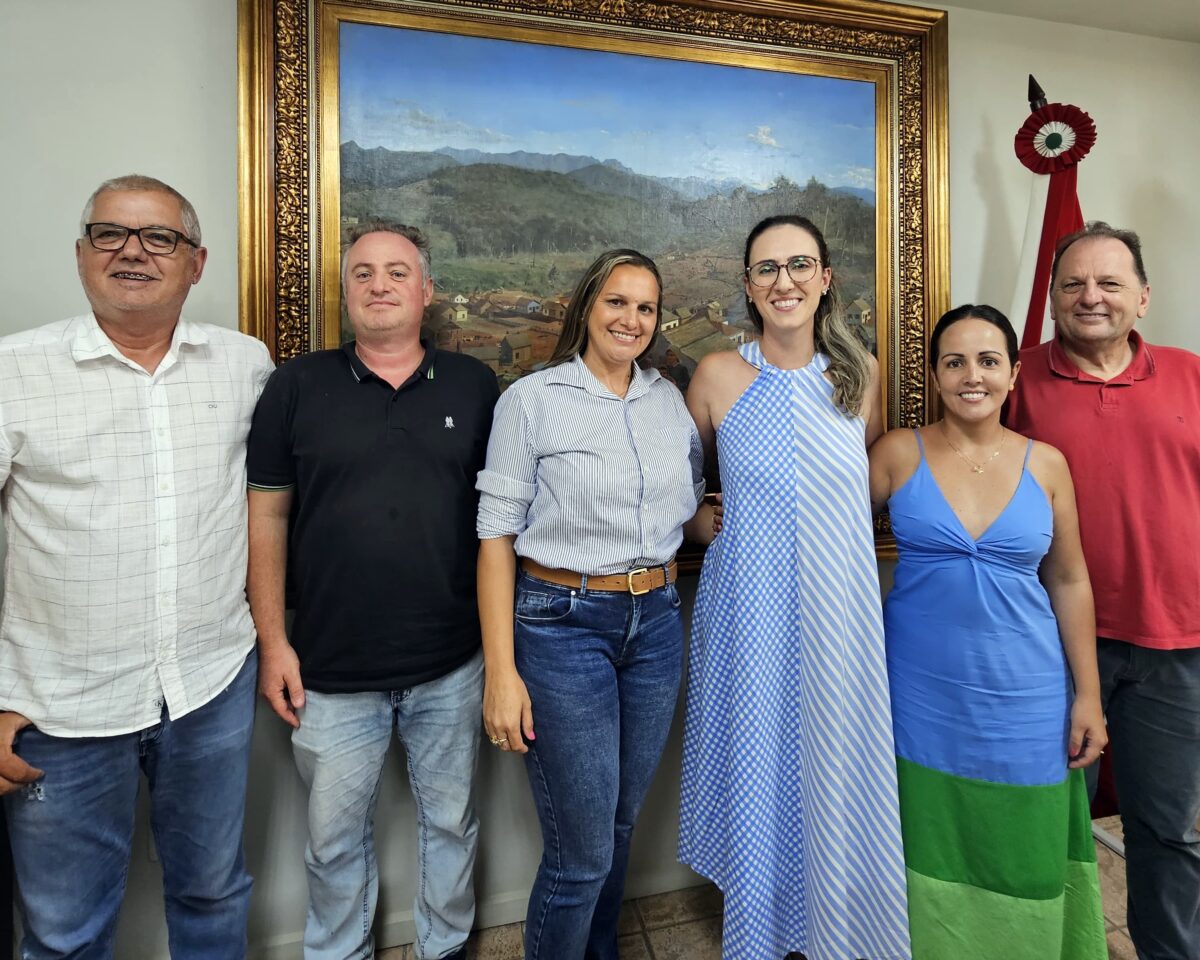Prefeita Ângela Ghislandi e o vice Edesio Spilere anunciam novos secretários para Nova Veneza 1 Prefeita Ângela Ghislandi e o vice Edesio Spilere anunciam novos secretários para Nova Veneza