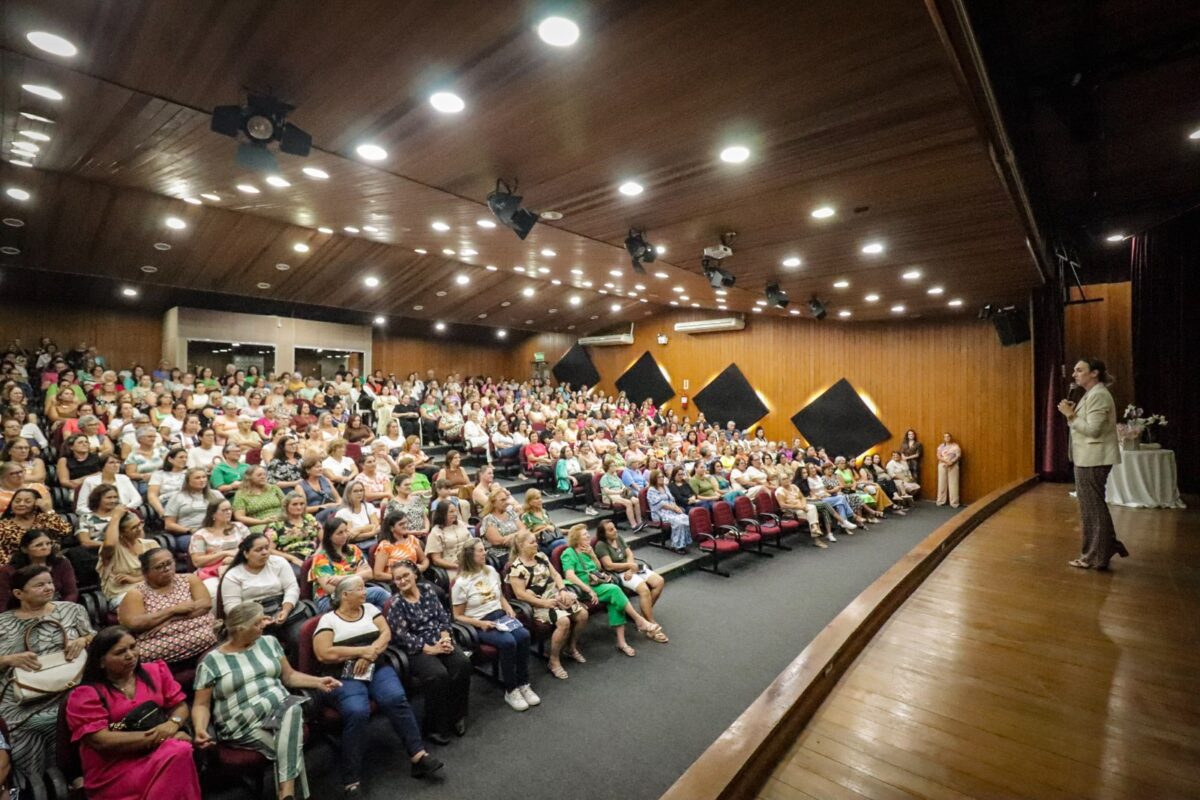 Evento da AFAVE supera expectativas com apresentação emocionante sobre o Dia da Mulher 7 Evento da AFAVE supera expectativas com apresentação emocionante sobre o Dia da Mulher