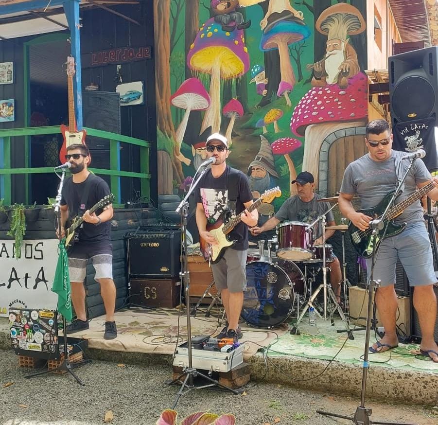 Banda Vira Latas celebra 12 anos de história e rock´n roll 4 Banda Vira Latas celebra 12 anos de história e rock´n roll