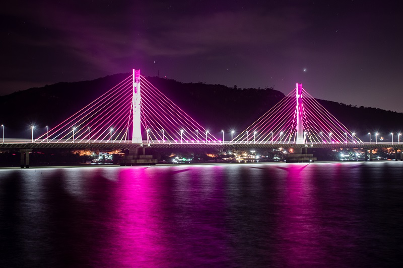 Iluminação da ponte Anita Garibaldi homenageia as mulheres 3 Iluminação da ponte Anita Garibaldi homenageia as mulheres