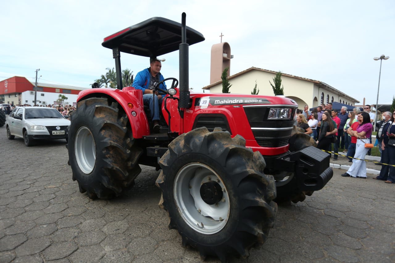 São Bento Alto realiza 26º Desfile de Máquinas Agrícolas