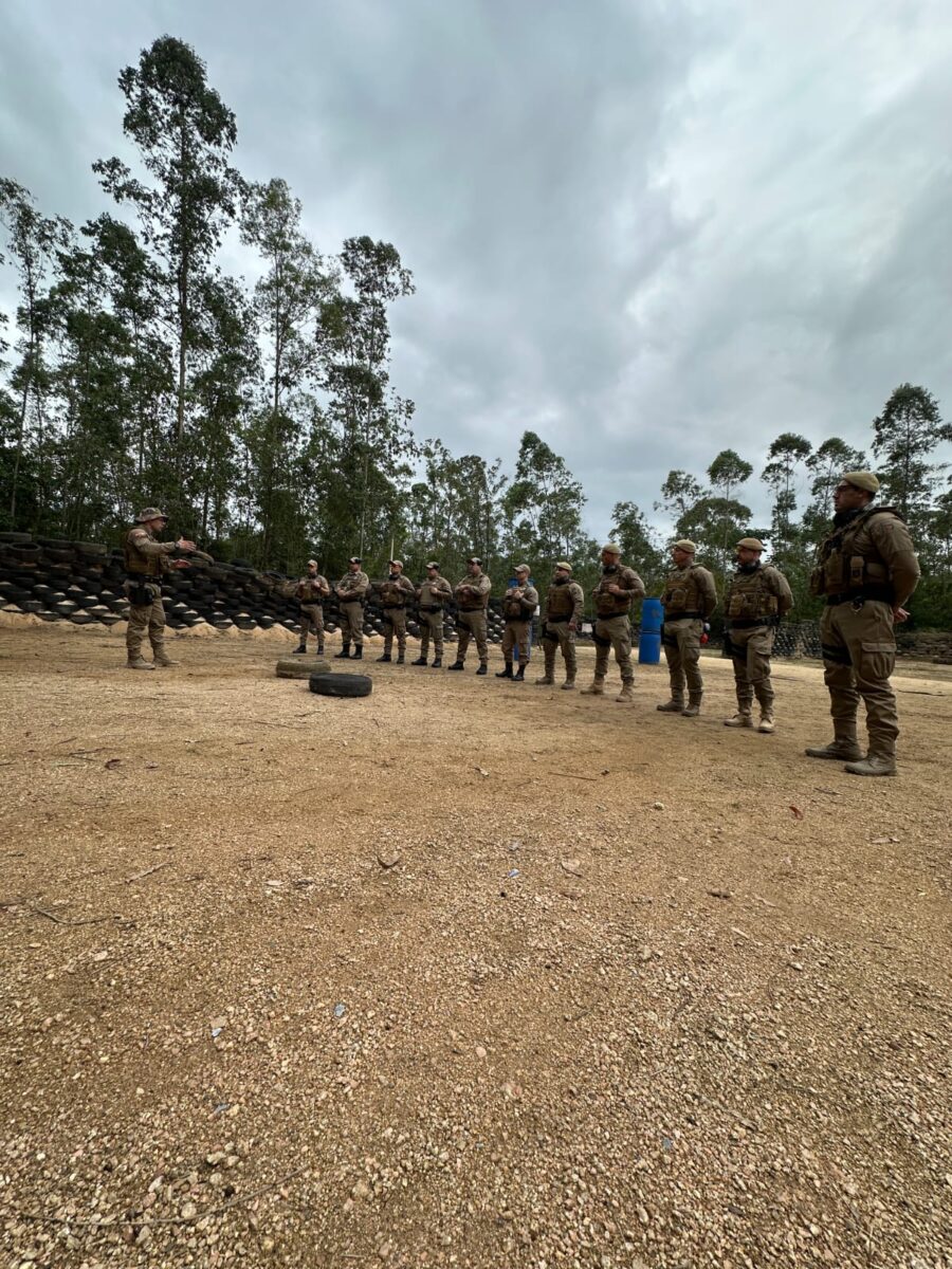 Policiais Militares passam por treinamento de tiro para reforçar segurança na região 5 Policiais Militares passam por treinamento de tiro para reforçar segurança na região