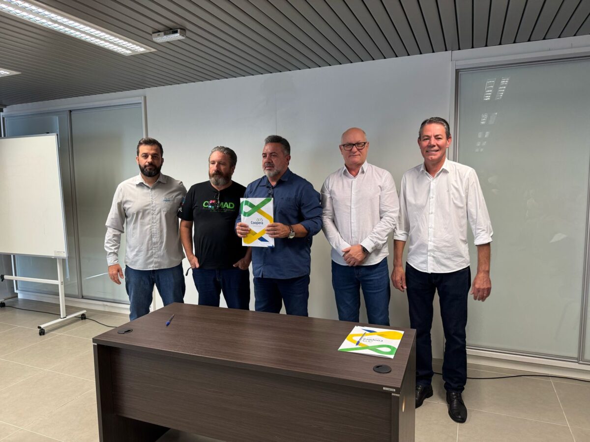 Coopera firma convênios e reforça compromisso com o desenvolvimento regional 4 Coopera firma convênios e reforça compromisso com o desenvolvimento regional