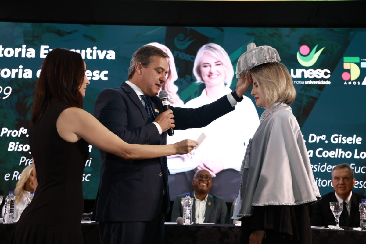 Unesc empossa Luciane Ceretta e Gisele Lopes e reafirma compromisso com a comunidade e excelência universitária 6 Unesc empossa Luciane Ceretta e Gisele Lopes e reafirma compromisso com a comunidade e excelência universitária