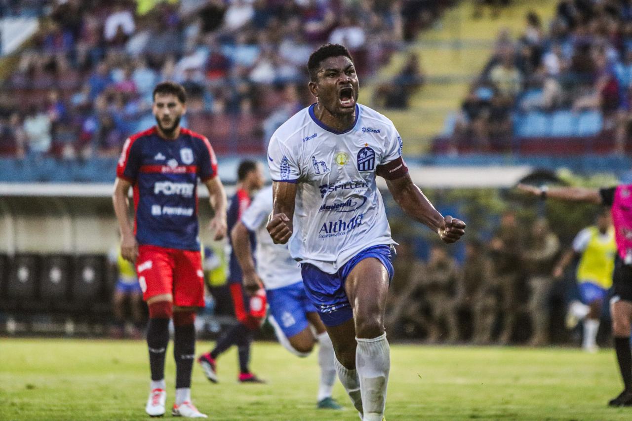 Henik é emprestado ao Carlos Renaux 2 Henik é emprestado ao Carlos Renaux