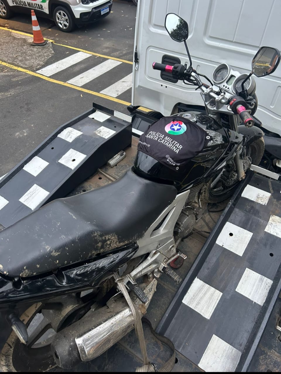 Homem é preso com moto furtada após tentar fugir da PM em Nova Veneza 2 Homem é preso com moto furtada após tentar fugir da PM em Nova Veneza