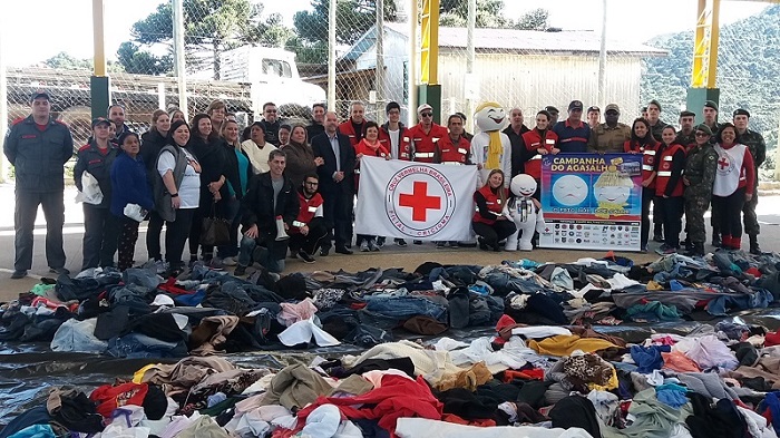 Cruz Vermelha de Criciúma e Equipe Multi-Institucional realizam a campanha “Frio Dói, Doe Calor” 1 Cruz Vermelha de Criciúma e Equipe Multi-Institucional realizam a campanha “Frio Dói, Doe Calor”