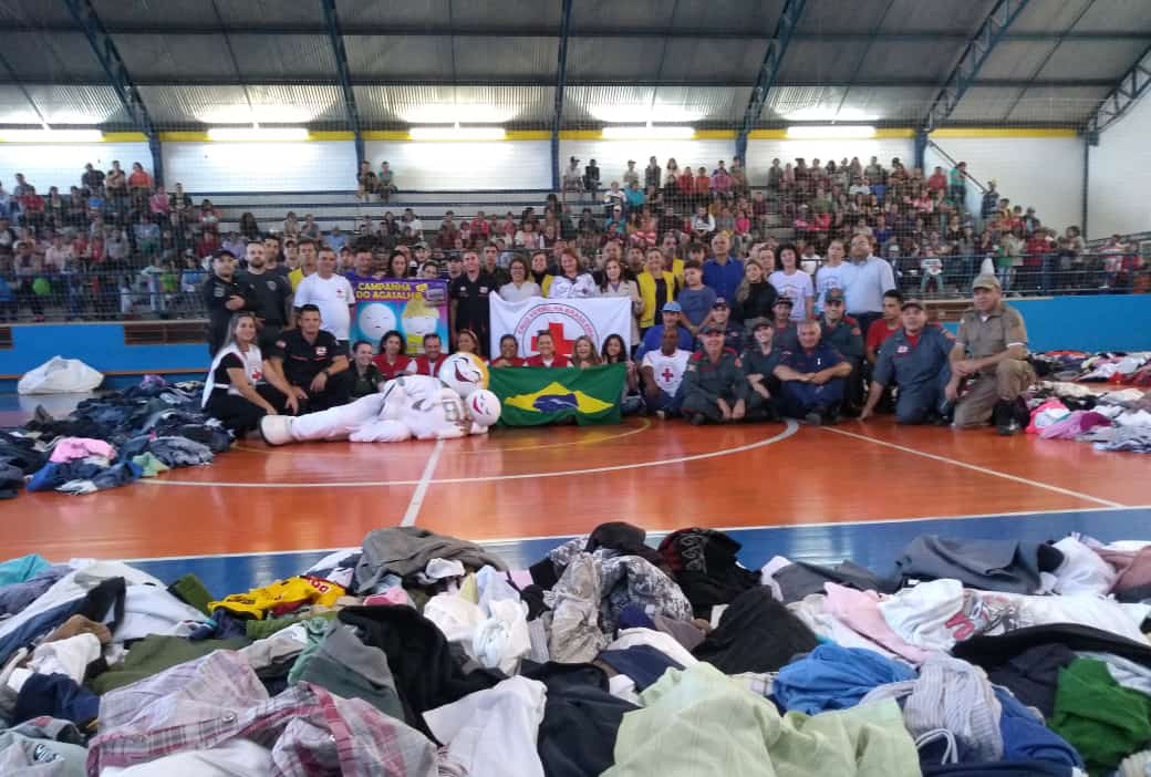 Cruz Vermelha de Criciúma e Equipe Multi-Institucional realizam a campanha “Frio Dói, Doe Calor” 2 Cruz Vermelha de Criciúma e Equipe Multi-Institucional realizam a campanha “Frio Dói, Doe Calor”