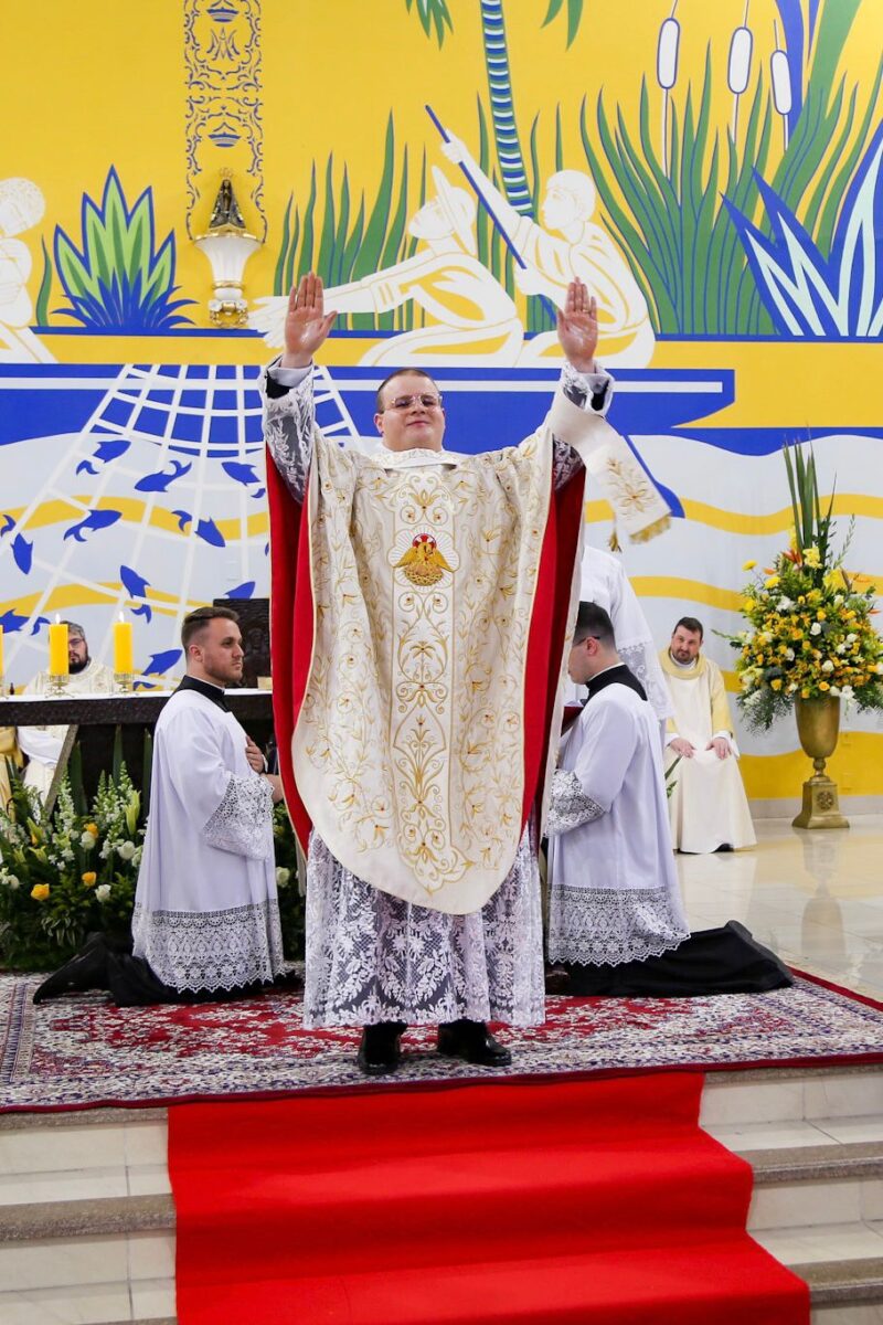 Diocese de Criciúma celebra ordenação presbiteral do diácono Junior 2 Diocese de Criciúma celebra ordenação presbiteral do diácono Junior