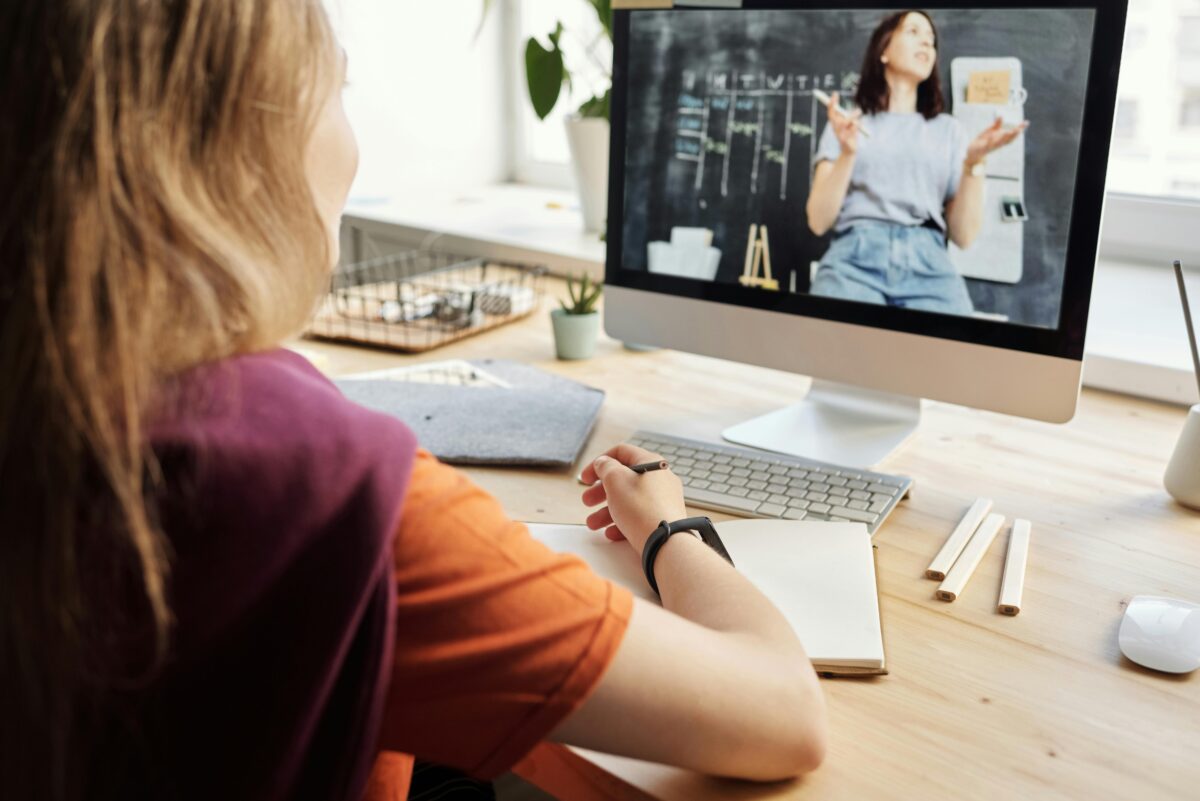 Cursos de pós a distância: a flexibilidade que você precisa 1 Cursos de pós a distância: a flexibilidade que você precisa