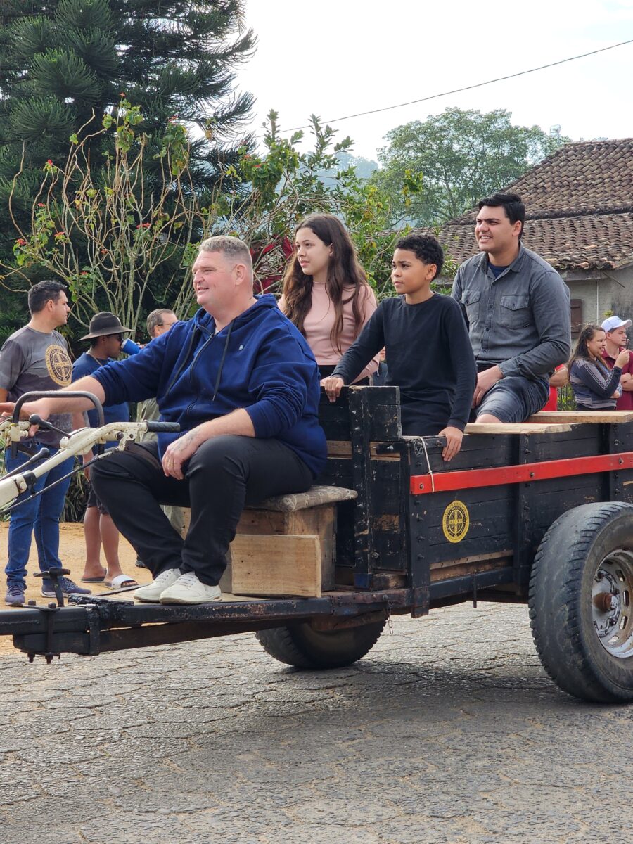 Quase 300 tratores participam do tradicional desfile de máquinas agrícolas em Nova Veneza 24 Quase 300 tratores participam do tradicional desfile de máquinas agrícolas em Nova Veneza