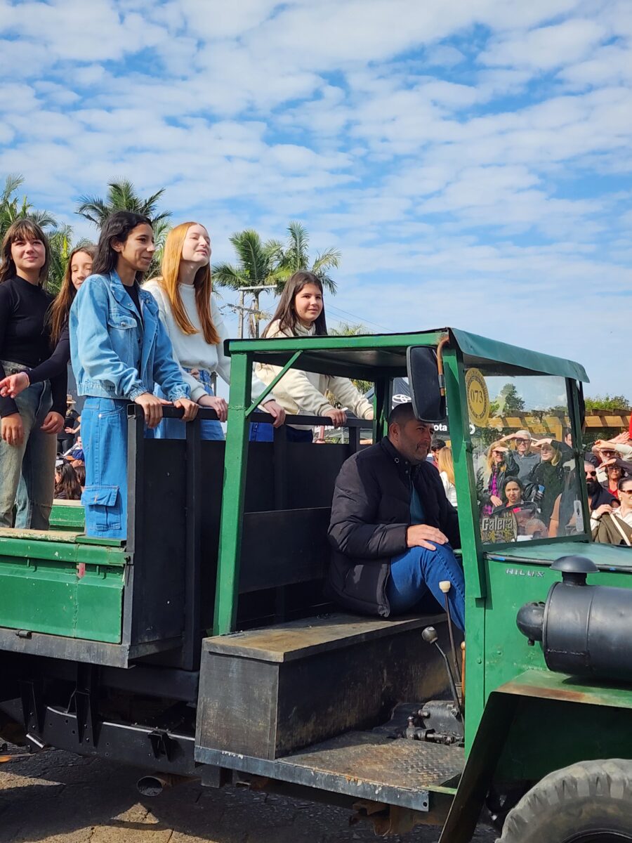 Quase 300 tratores participam do tradicional desfile de máquinas agrícolas em Nova Veneza 32 Quase 300 tratores participam do tradicional desfile de máquinas agrícolas em Nova Veneza