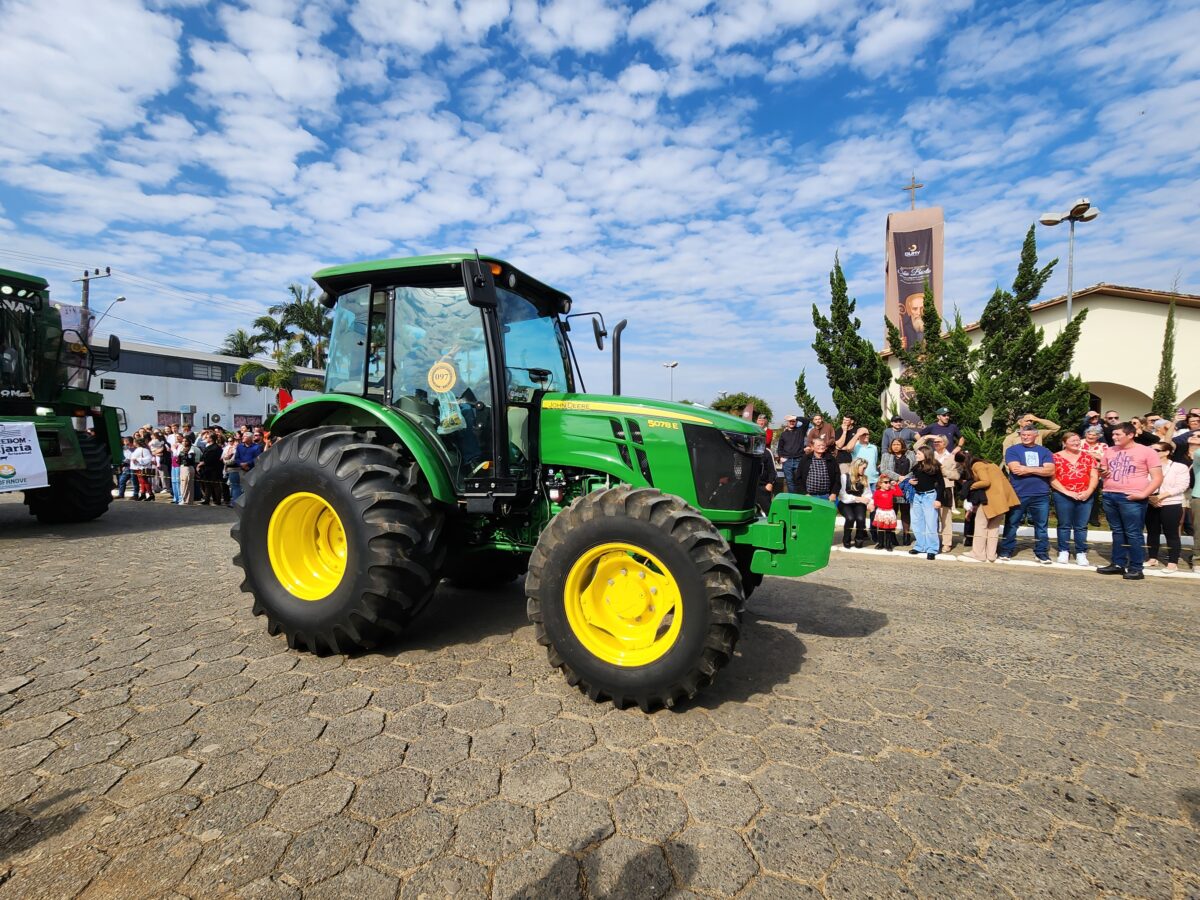 Quase 300 tratores participam do tradicional desfile de máquinas agrícolas em Nova Veneza 44 Quase 300 tratores participam do tradicional desfile de máquinas agrícolas em Nova Veneza