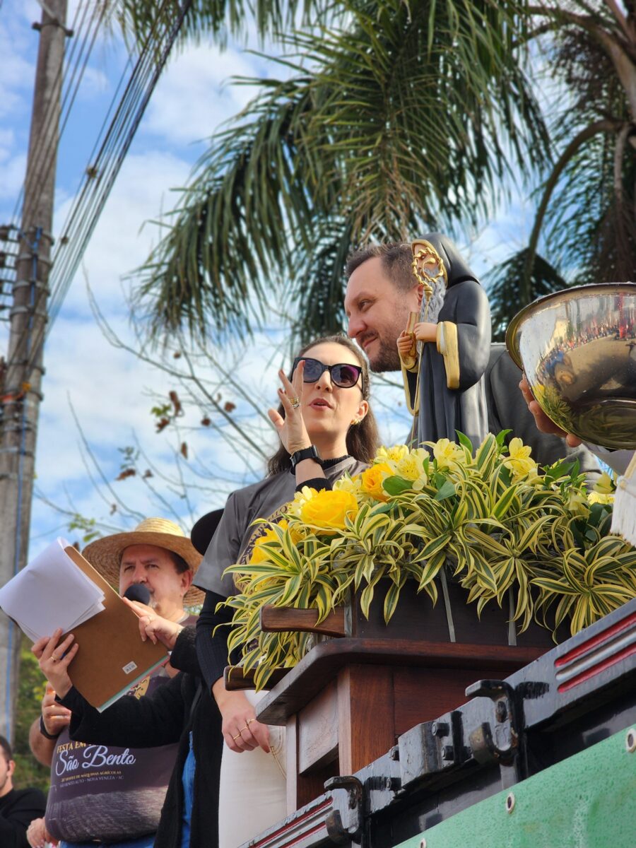 Quase 300 tratores participam do tradicional desfile de máquinas agrícolas em Nova Veneza 56 Quase 300 tratores participam do tradicional desfile de máquinas agrícolas em Nova Veneza