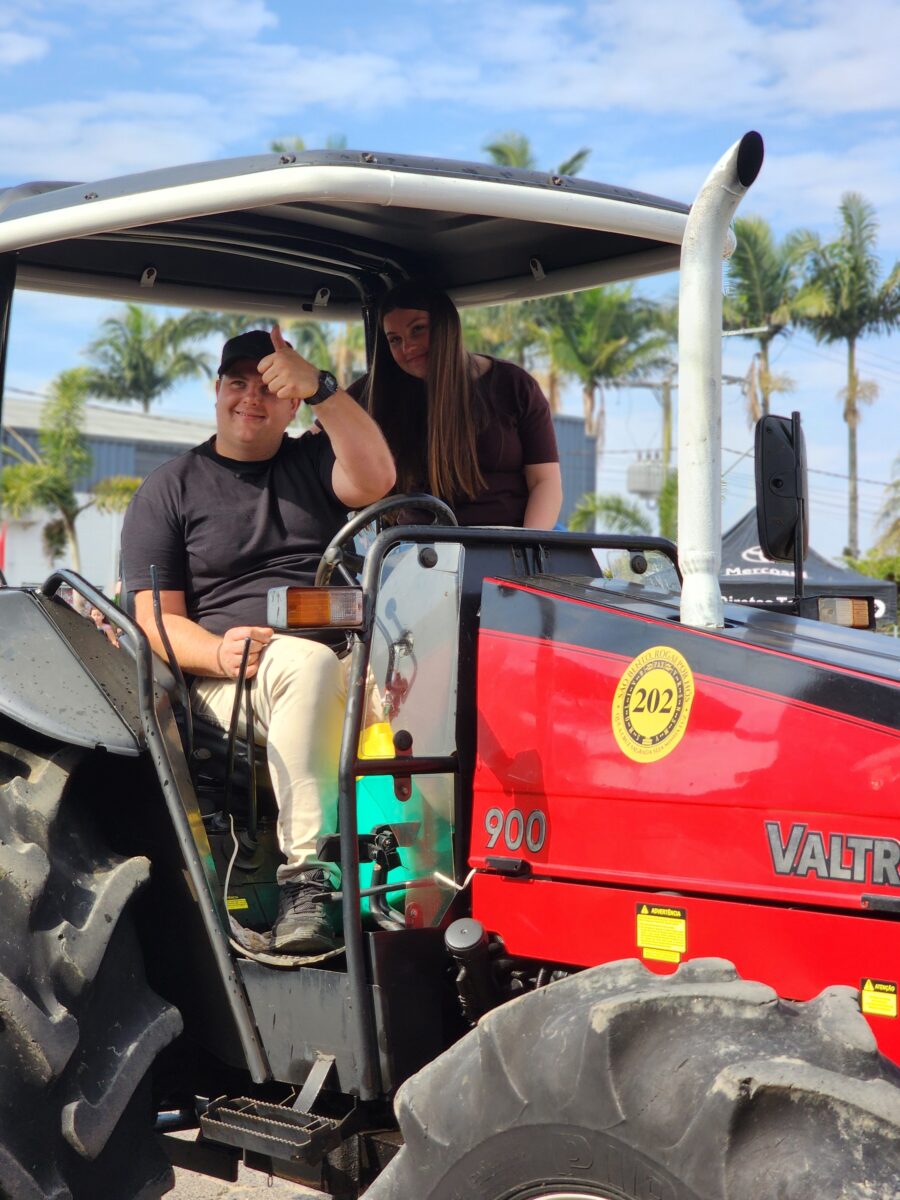 Quase 300 tratores participam do tradicional desfile de máquinas agrícolas em Nova Veneza 81 Quase 300 tratores participam do tradicional desfile de máquinas agrícolas em Nova Veneza