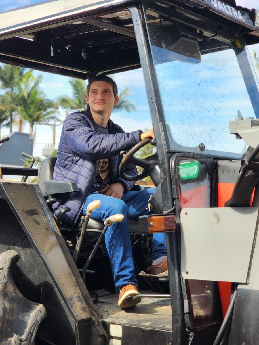 Quase 300 tratores participam do tradicional desfile de máquinas agrícolas em Nova Veneza 87 Quase 300 tratores participam do tradicional desfile de máquinas agrícolas em Nova Veneza