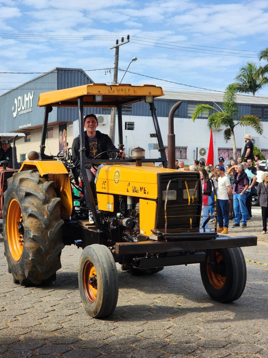 Quase 300 tratores participam do tradicional desfile de máquinas agrícolas em Nova Veneza 92 Quase 300 tratores participam do tradicional desfile de máquinas agrícolas em Nova Veneza