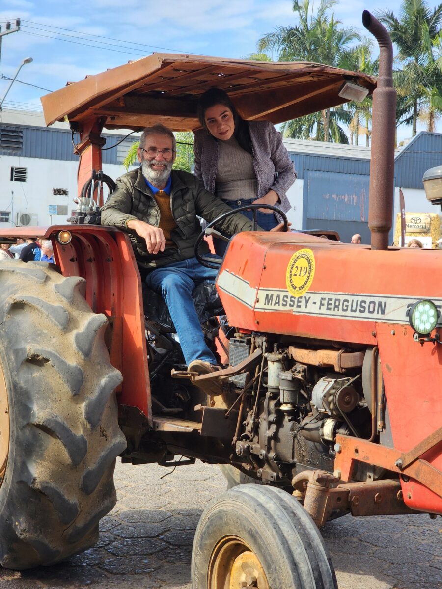 Quase 300 tratores participam do tradicional desfile de máquinas agrícolas em Nova Veneza 95 Quase 300 tratores participam do tradicional desfile de máquinas agrícolas em Nova Veneza