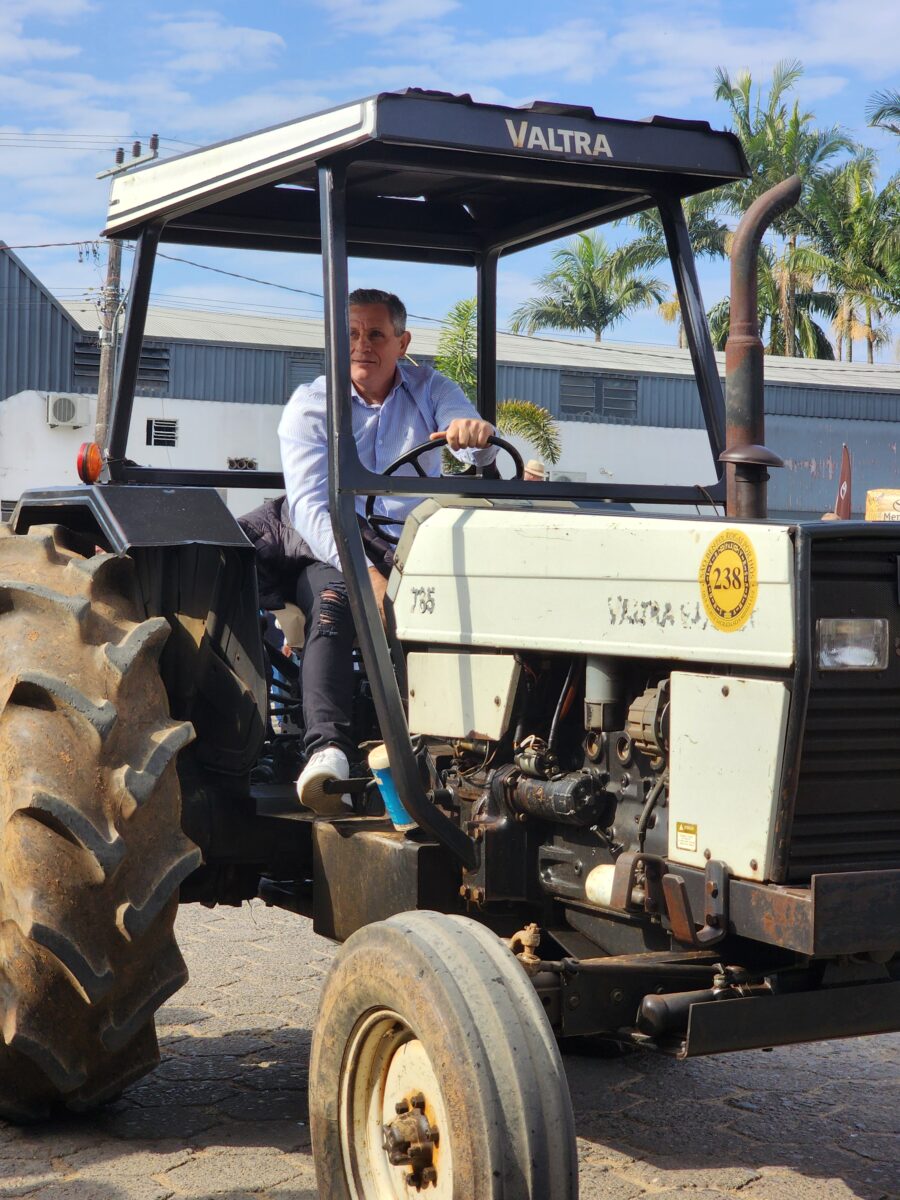 Quase 300 tratores participam do tradicional desfile de máquinas agrícolas em Nova Veneza 105 Quase 300 tratores participam do tradicional desfile de máquinas agrícolas em Nova Veneza