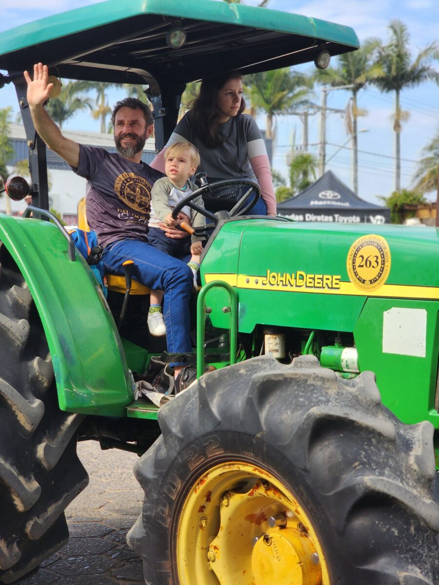 Quase 300 tratores participam do tradicional desfile de máquinas agrícolas em Nova Veneza 118 Quase 300 tratores participam do tradicional desfile de máquinas agrícolas em Nova Veneza