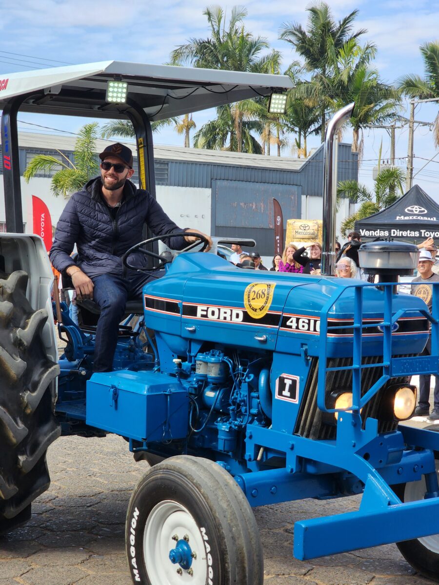Quase 300 tratores participam do tradicional desfile de máquinas agrícolas em Nova Veneza 122 Quase 300 tratores participam do tradicional desfile de máquinas agrícolas em Nova Veneza