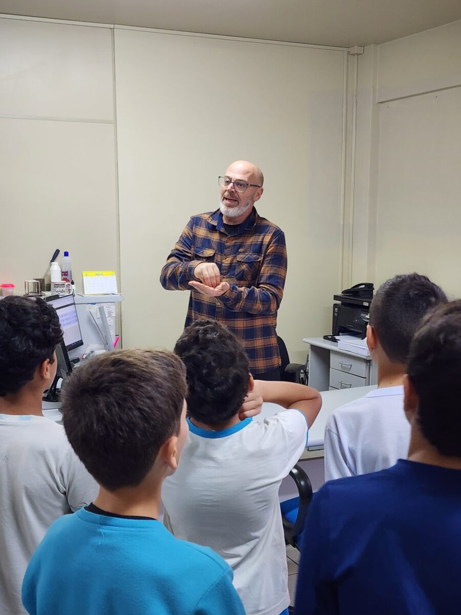 Alunos da Escola Bairro Bortolotto visitam a Câmara e vivenciam o funcionamento do Legislativo 6 Alunos da Escola Bairro Bortolotto visitam a Câmara e vivenciam o funcionamento do Legislativo